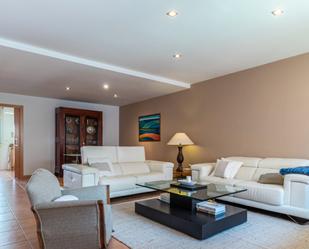 Sala d'estar de Casa o xalet en venda en Dénia amb Aire condicionat i Terrassa