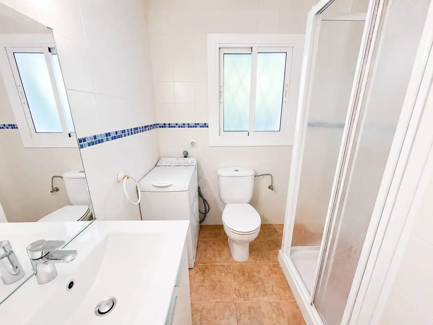 Baño de Apartamento en venta en Santa Susanna con Terraza, Horno y Piscina comunitaria