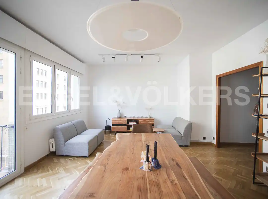 Living room of Flat for rent in Barcelona  with Air Conditioner, Heating and Parquet flooring