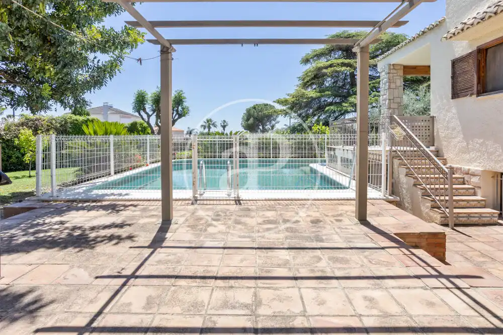 Piscina de Casa o chalet en venta en Paterna con Aire acondicionado, Calefacción y Jardín privado