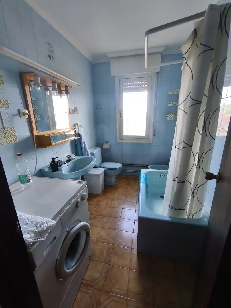 Baño de Piso en venta en Almanza con Calefacción