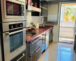Cuina de Apartament de lloguer en  Almería Capital amb Aire condicionat, Terrassa i Traster
