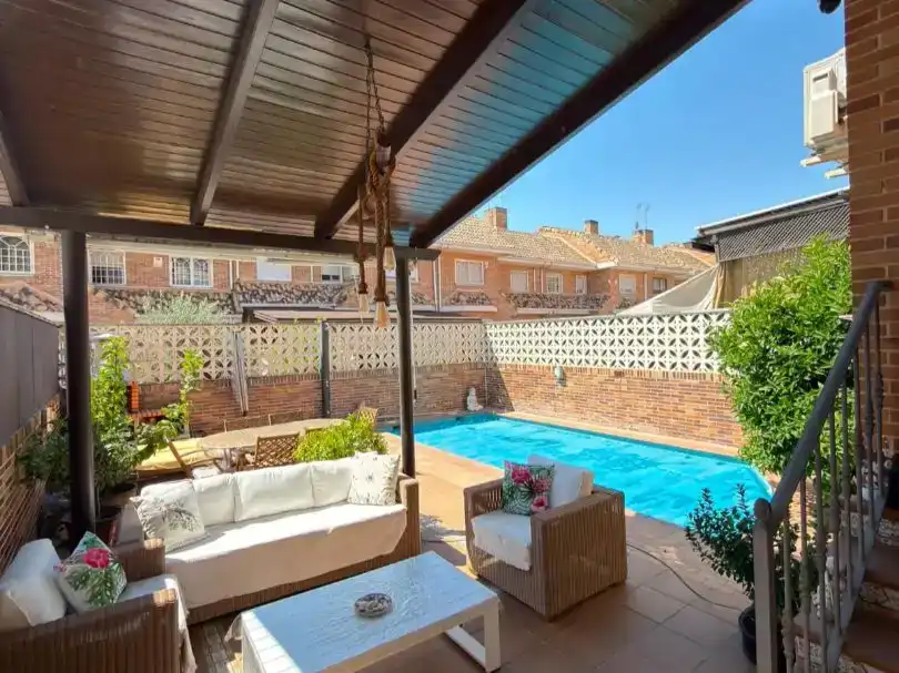 Terraza de Piso en venta en Parla con Aire acondicionado, Piscina y Balcón