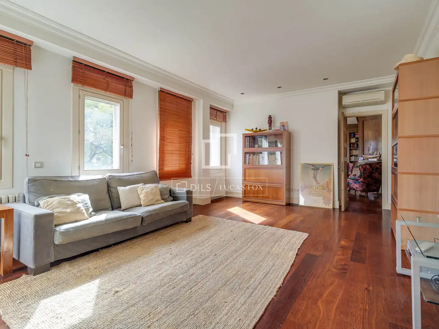Wohnzimmer von Wohnung zum Verkauf in Barcelona mit Klimaanlage, Heizung und Privatgarten