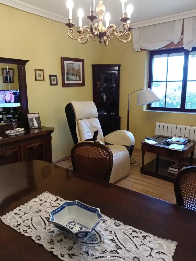 Sala de estar de Casa adosada en venta en La Lastrilla  con Aire acondicionado, Calefacción y Jardín privado