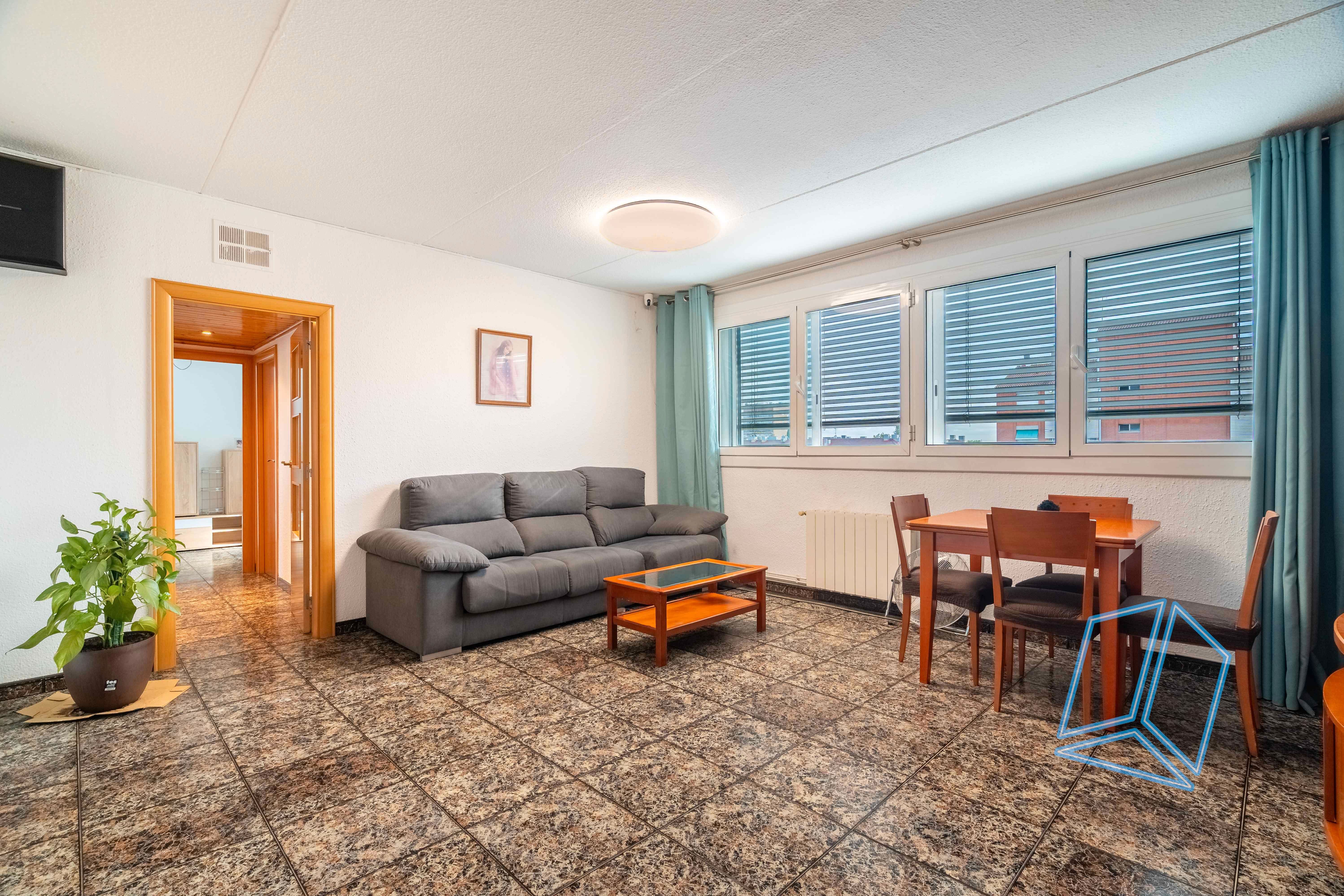 Sala d'estar de Pis en venda en Cornellà de Llobregat