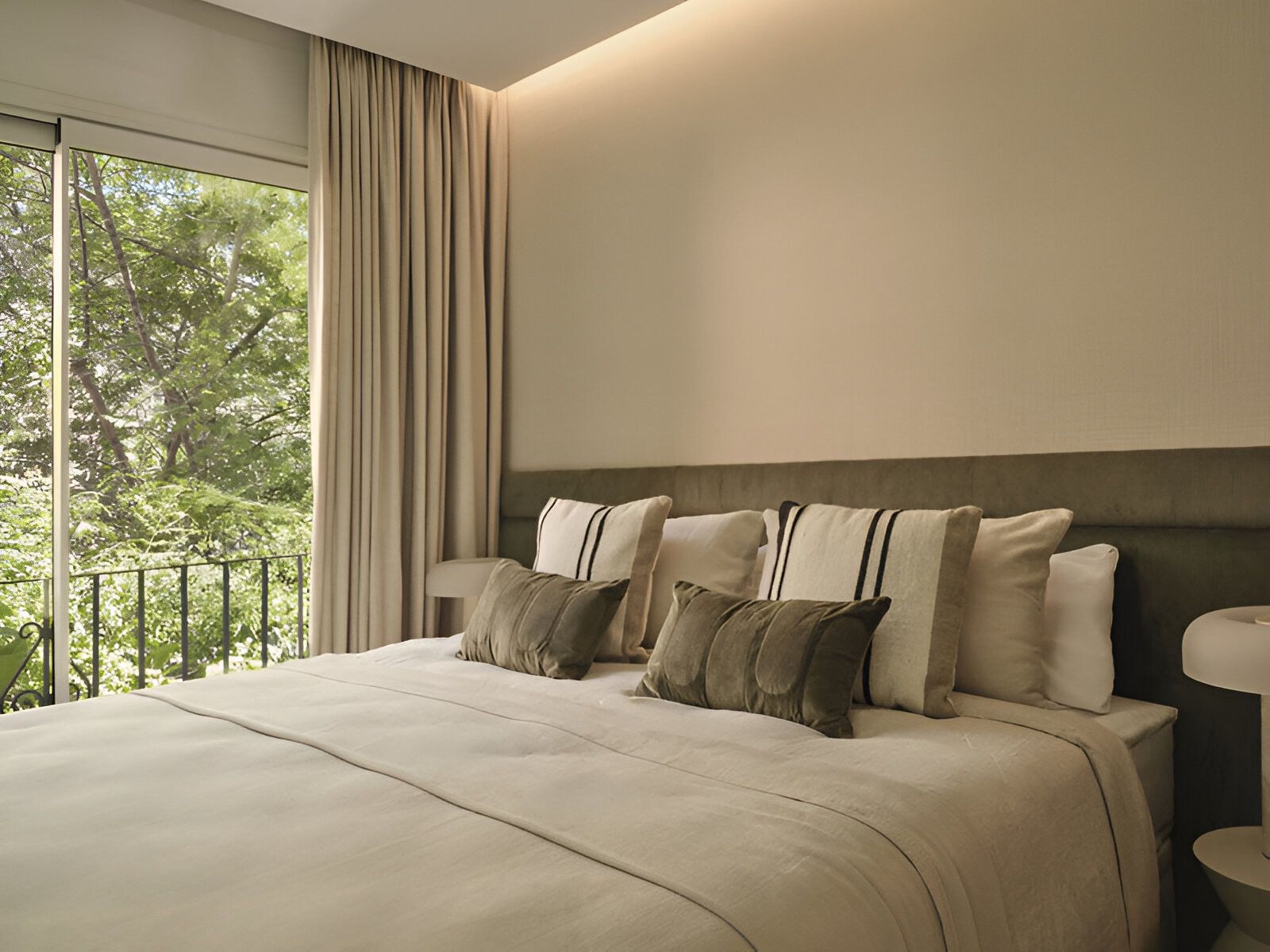 Dormitori de Apartament en venda en Marbella amb Aire condicionat, Terrassa i Piscina