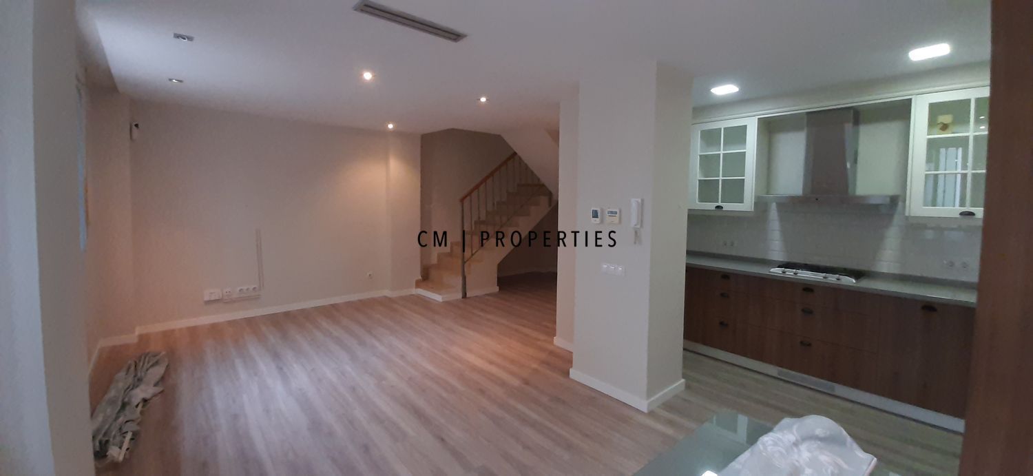 House or chalet for sale in Catarroja  with Air Conditioner and Terrace