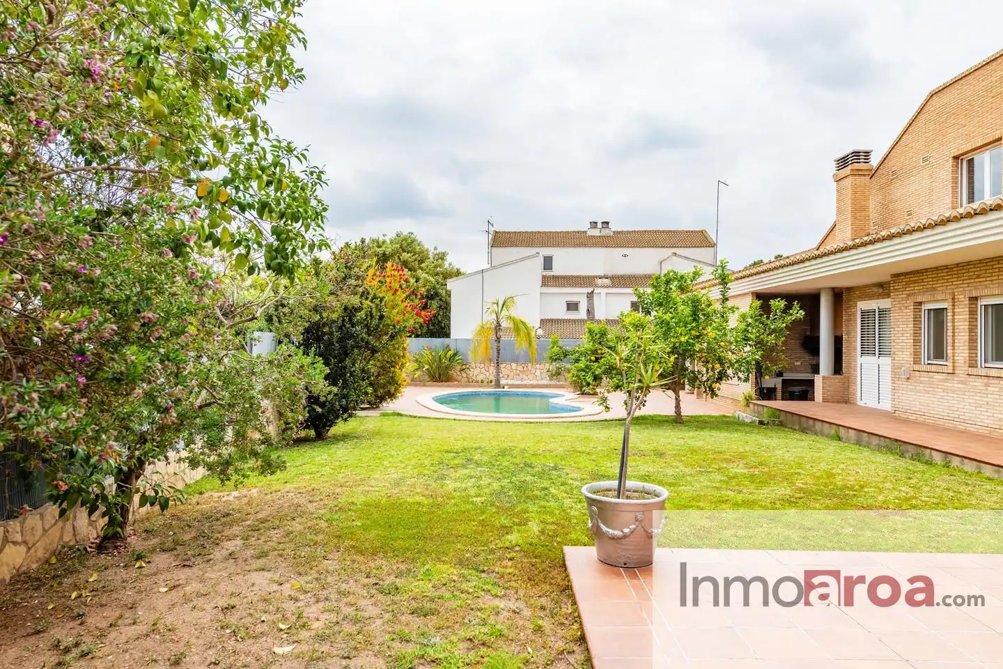 Jardín de Casa o chalet en venta en Paterna con Jardín privado, Terraza y Piscina