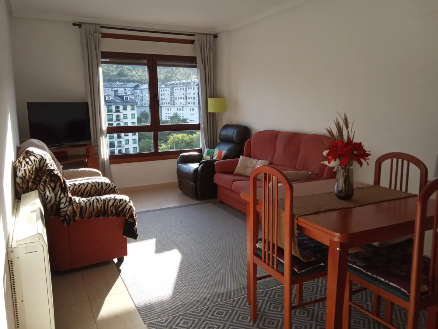 Sala de estar de Piso en venta en Barbadás con Calefacción, Trastero y Amueblado