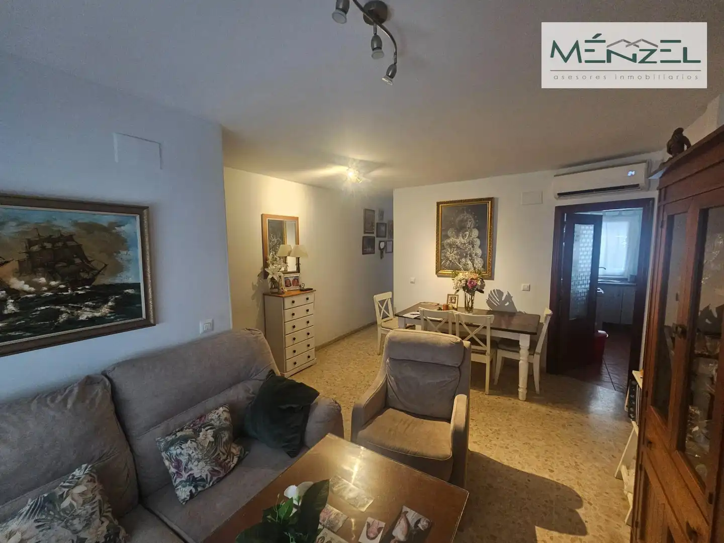 Sala de estar de Planta baja en venta en Coria del Río