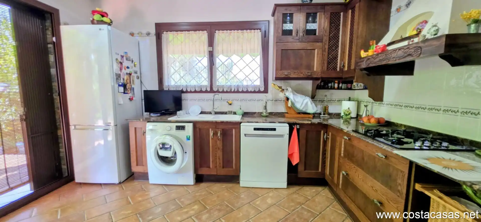 Cocina de Casa o chalet en venta en Castellví de Rosanes con Calefacción, Jardín privado y Terraza