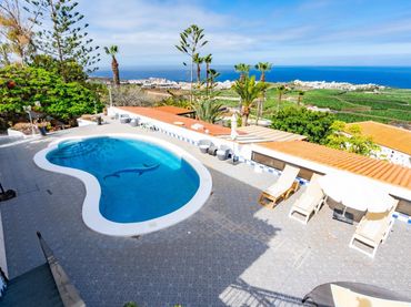Chalet con piscina en venta en Alcalá