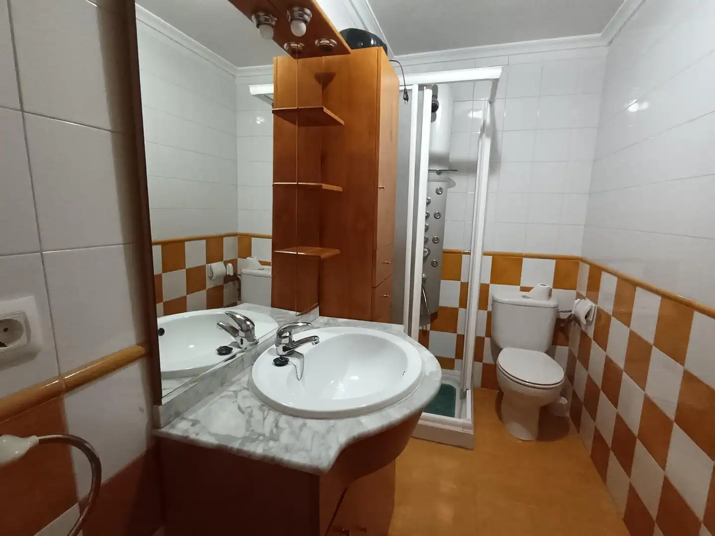 Baño de Piso en venta en Puertollano con Aire acondicionado, Calefacción y Amueblado
