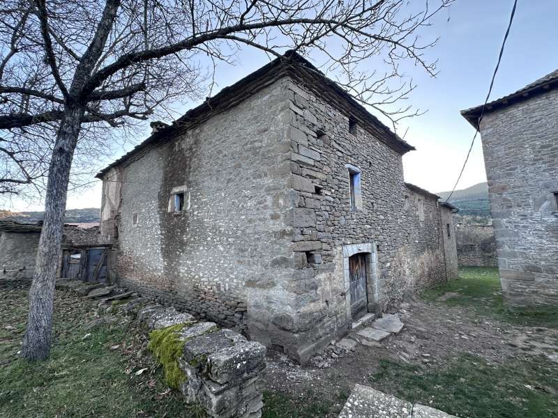 Exterior view of House or chalet for sale in Banastás  with Private garden