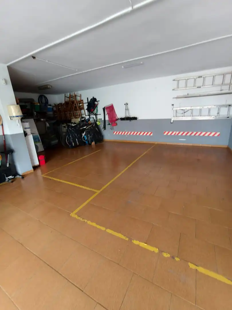 Aparcament de Casa o xalet en venda en Valls amb Aire condicionat, Calefacció i Jardí privat