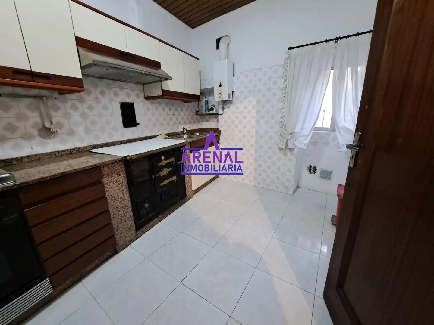 Küche von Haus oder Chalet zum Verkauf in A Pobra do Caramiñal mit Privatgarten und Abstellraum