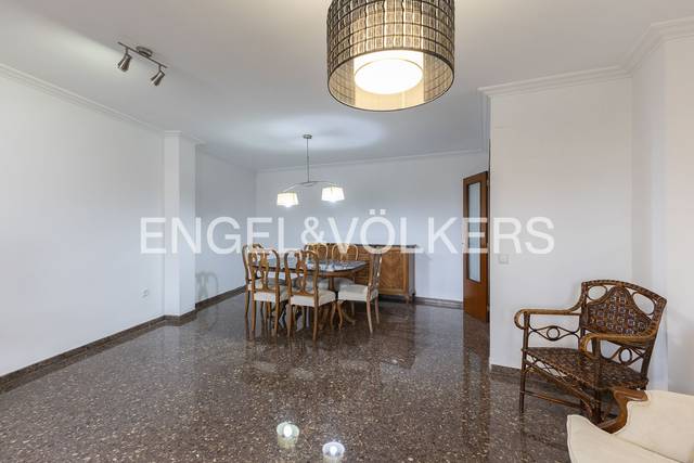 Piso en Alquiler en Carrer d'Emili Baró en Camí de Vera