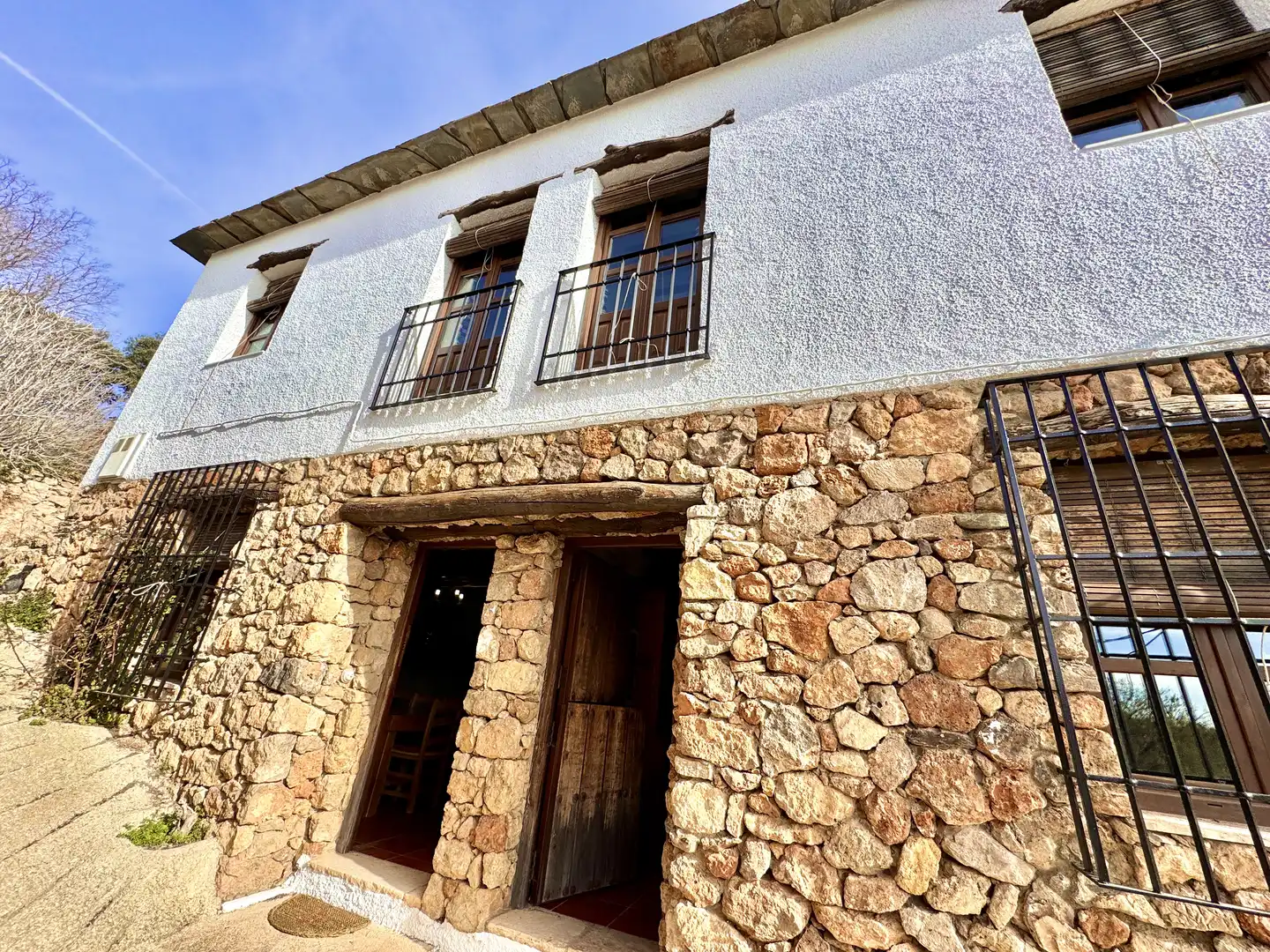 Exterior view of Buildings for sale in Juviles  with Alarm