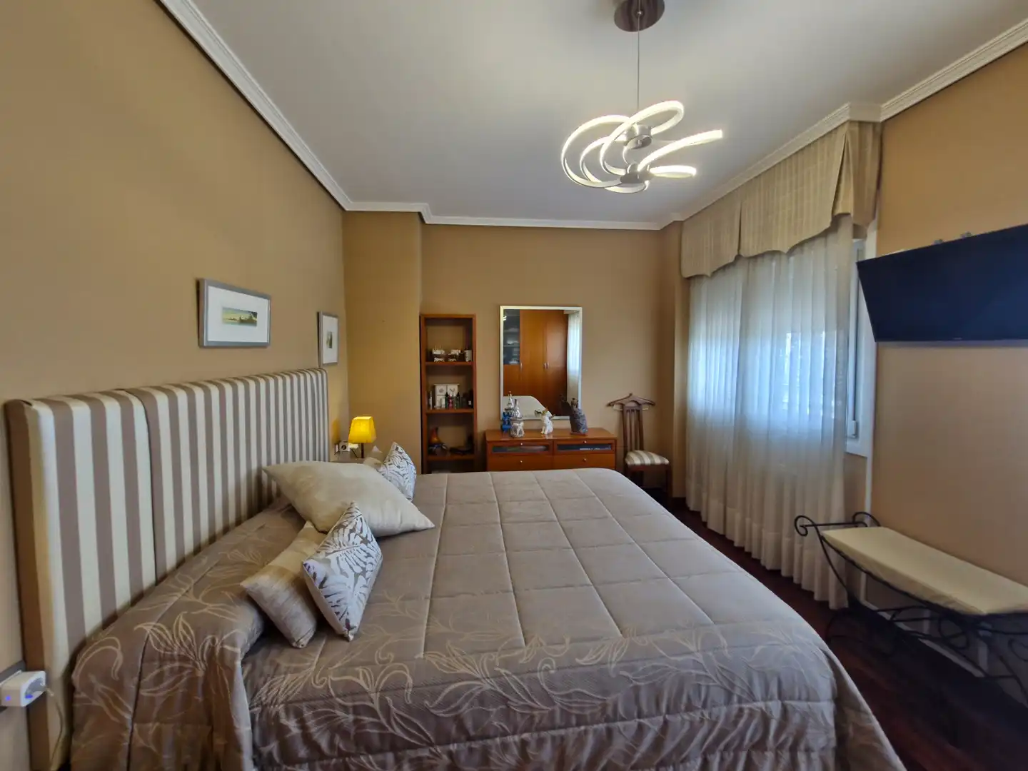 Habitación de Piso de alquiler en Derio con Calefacción, Parquet y Amueblado