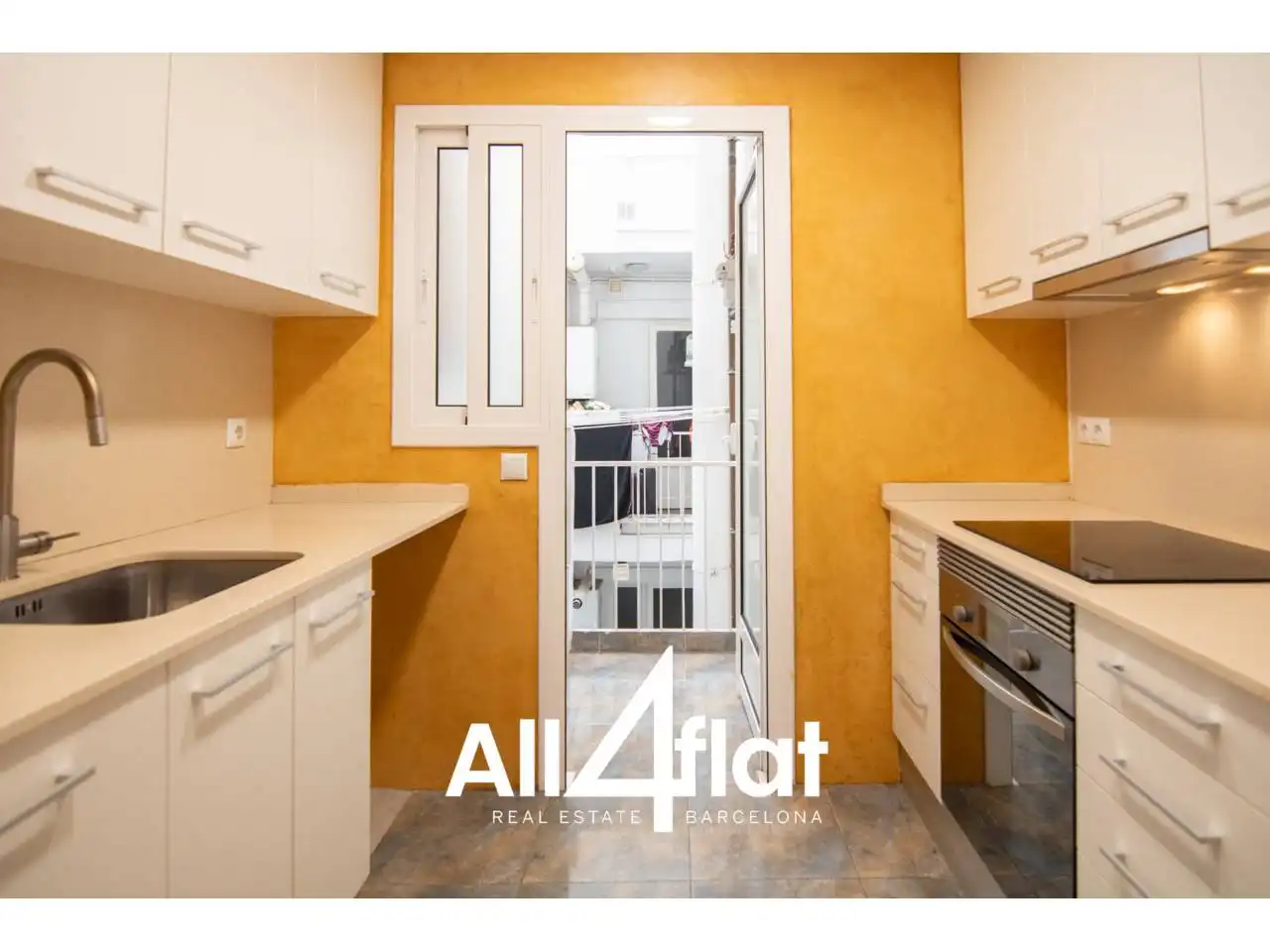 Flat with terrace for sale in Calle Rosselló, imagen 5