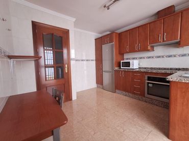 Maison avec balcon à louer à Calle Lope de Rueda