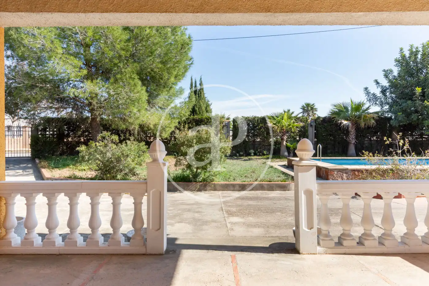 Garden of Houses for sale in Chiva  with Air Conditioner, Heating and Private garden