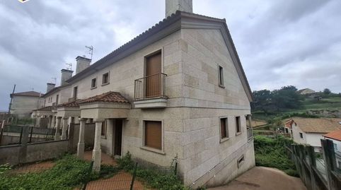 Foto 4 de Casa adosada en venda a Calle Do Electrico, 5, Moaña, Pontevedra