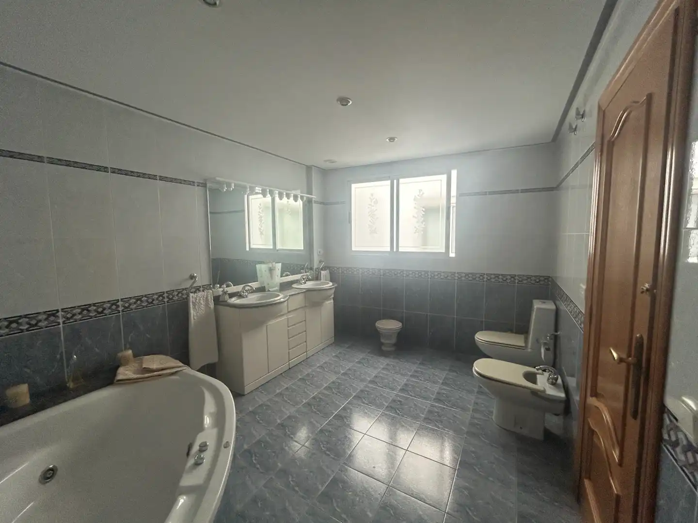 Bathroom of Houses for sale in Algemesí  with Air Conditioner, Heating and Terrace