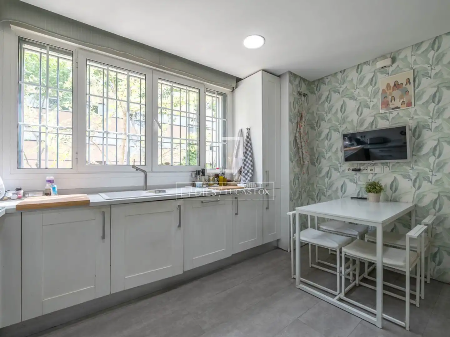 Cocina de Casa o chalet en venta en Madrid con Aire acondicionado, Calefacción y Jardín privado