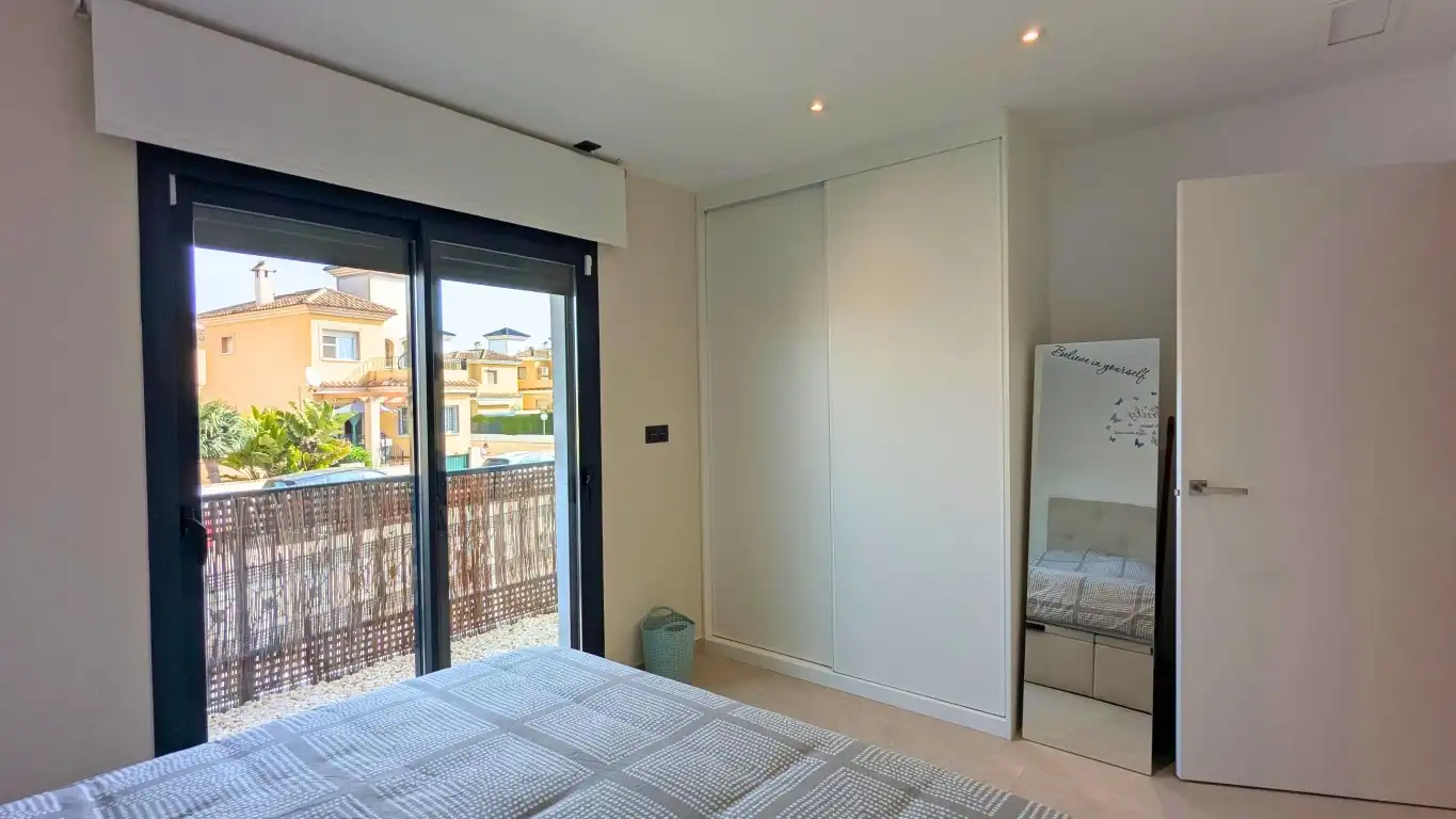 Dormitori de Planta baixa en venda en Algorfa amb Aire condicionat, Jardí privat i Terrassa
