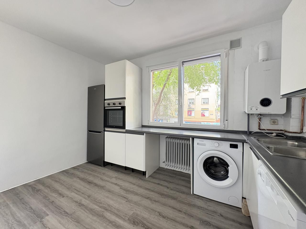 Kitchen of Flat to rent in  Madrid Capital  with Heating and Parquet flooring