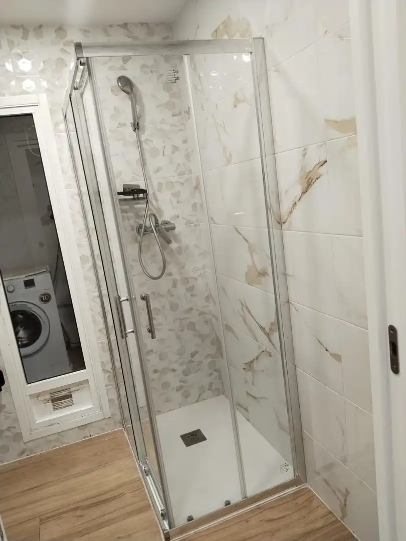 Badezimmer von Wohnung zur Miete in Moncada mit Klimaanlage, Terrasse und Möbliert