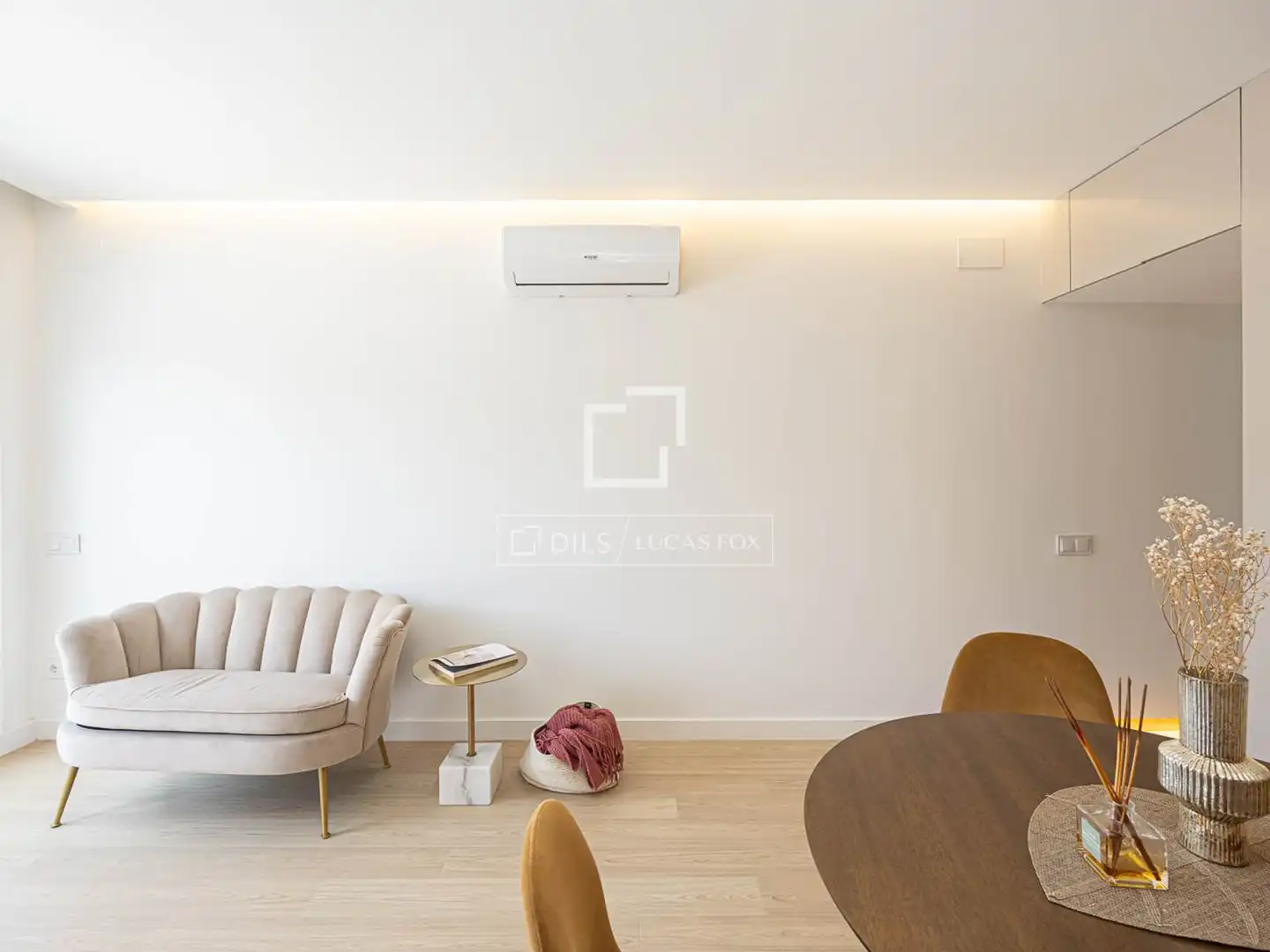 Wohnzimmer von Wohnung zur Miete in Barcelona mit Klimaanlage, Parkett und Terrasse