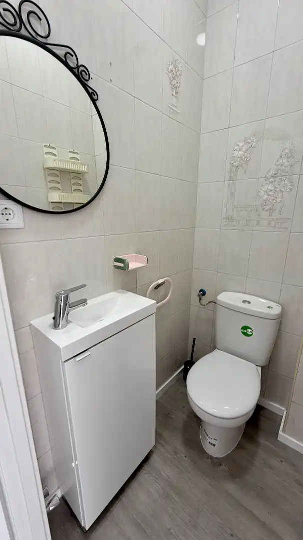 Baño de Piso de alquiler en Cádiz con Amueblado, Horno y Lavadora