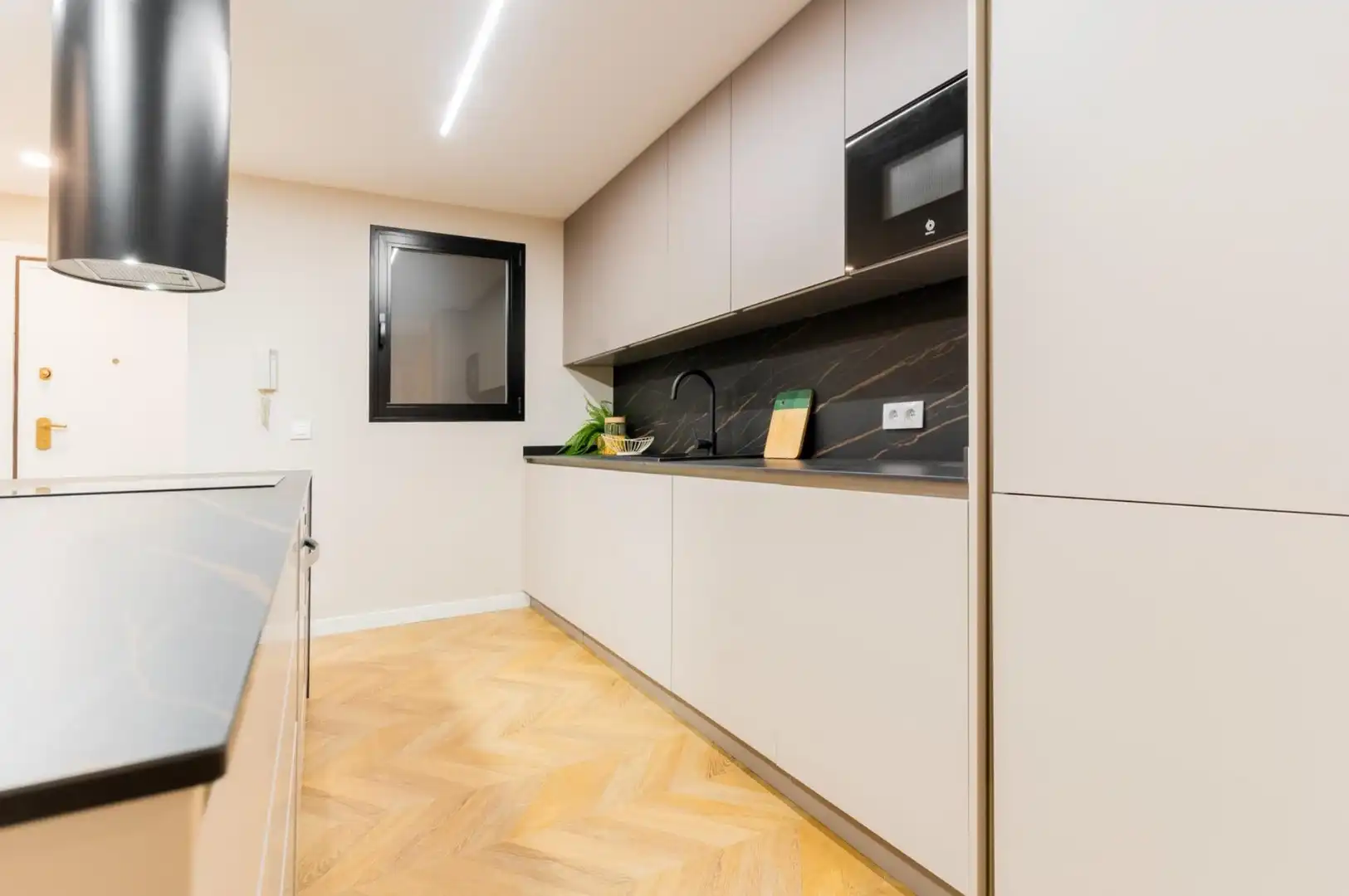 Kitchen of Flat for sale in Valencia  with Air Conditioner, Heating and Storage room