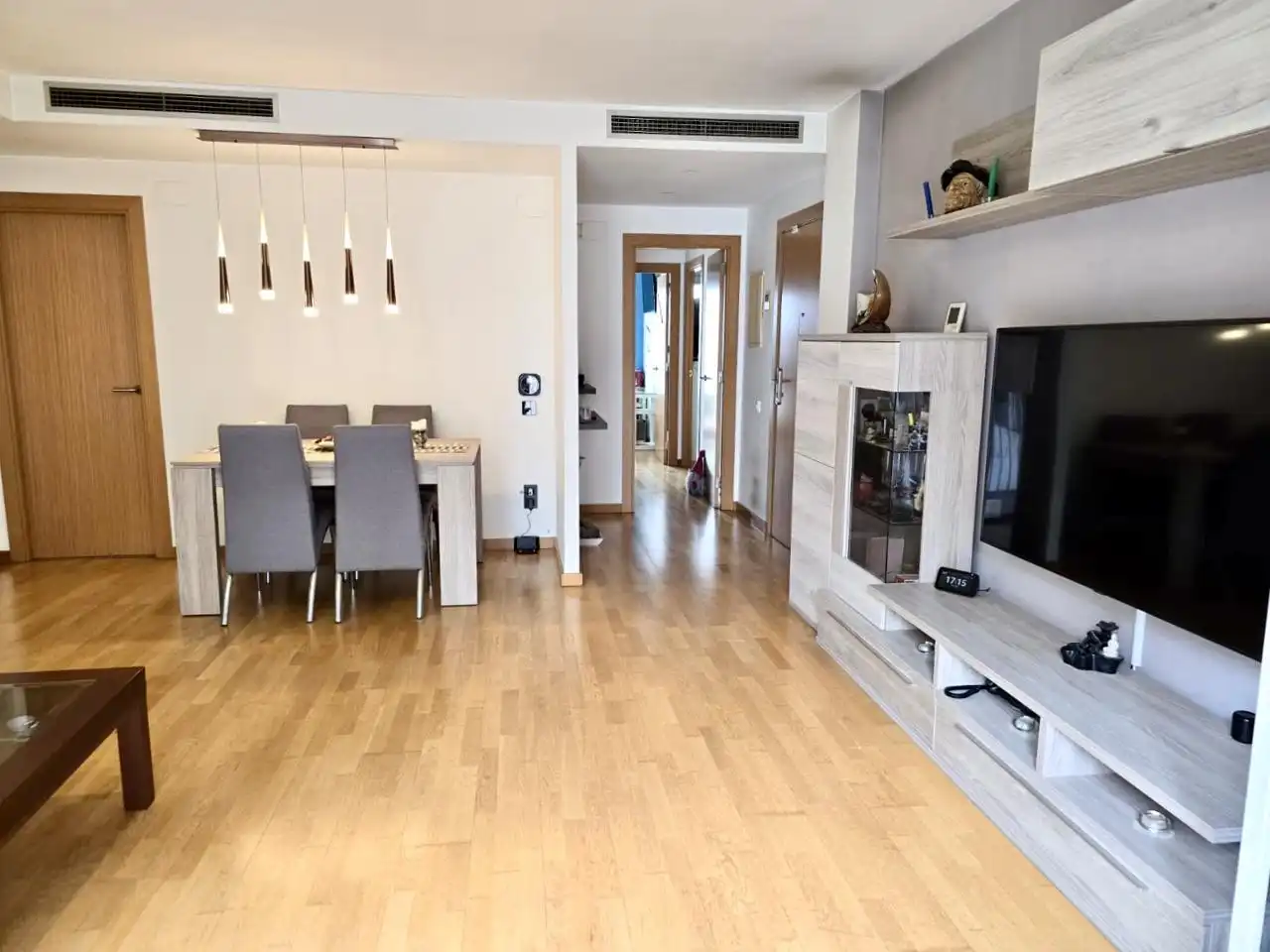 Sala d'estar de Pis en venda en Castellar del Vallès amb Aire condicionat, Terrassa i Internet