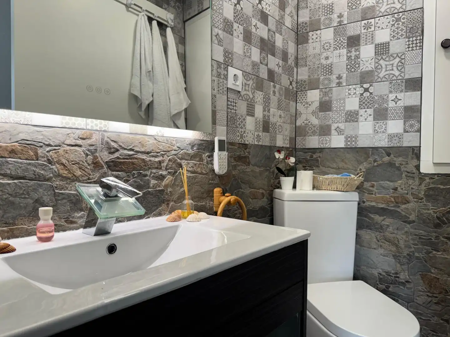 Baño de Piso de alquiler en Oliva con Aire acondicionado, Calefacción y Terraza