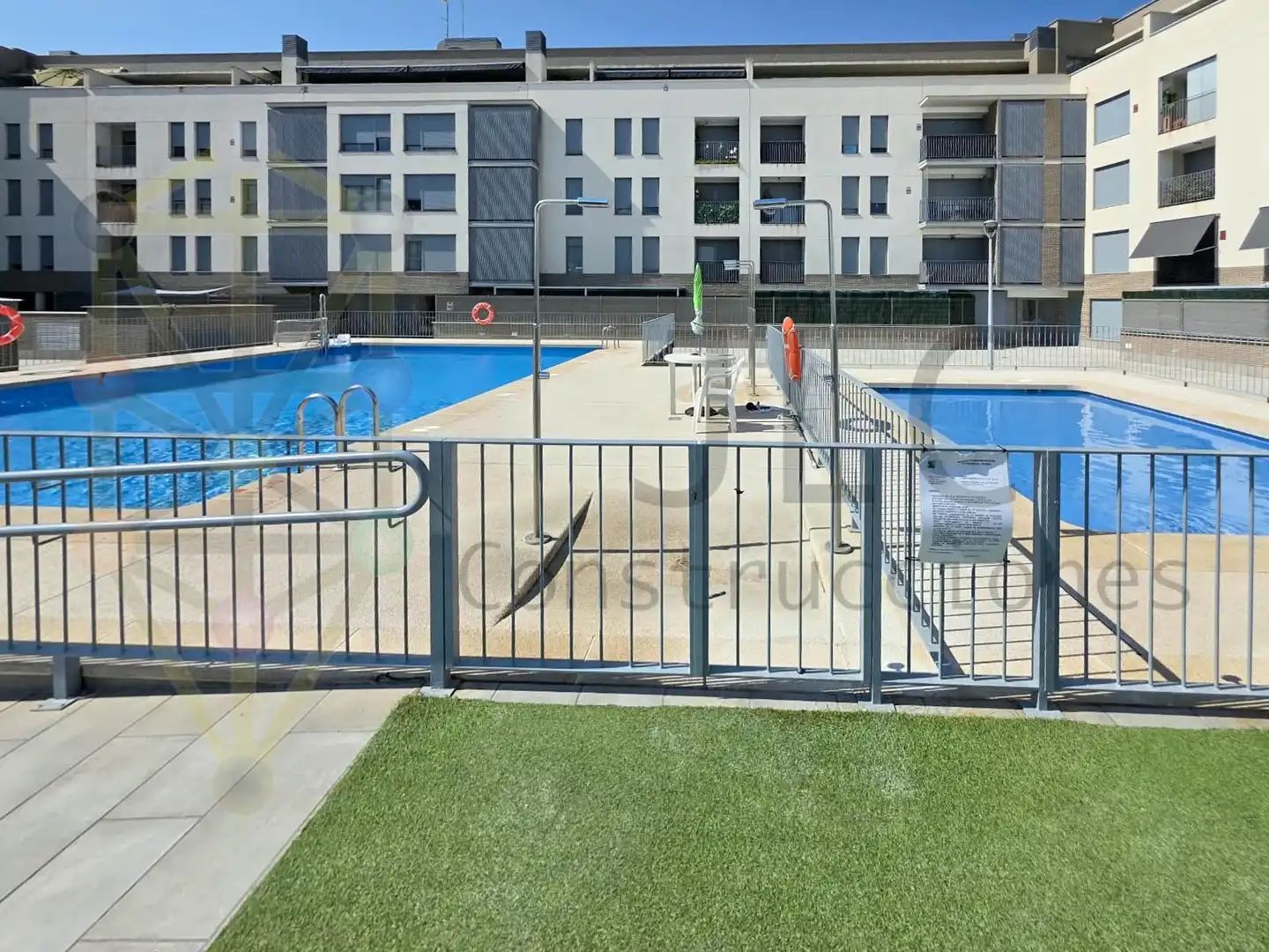 Swimming pool of Flat for sale in Alovera  with Air Conditioner, Heating and Parquet flooring