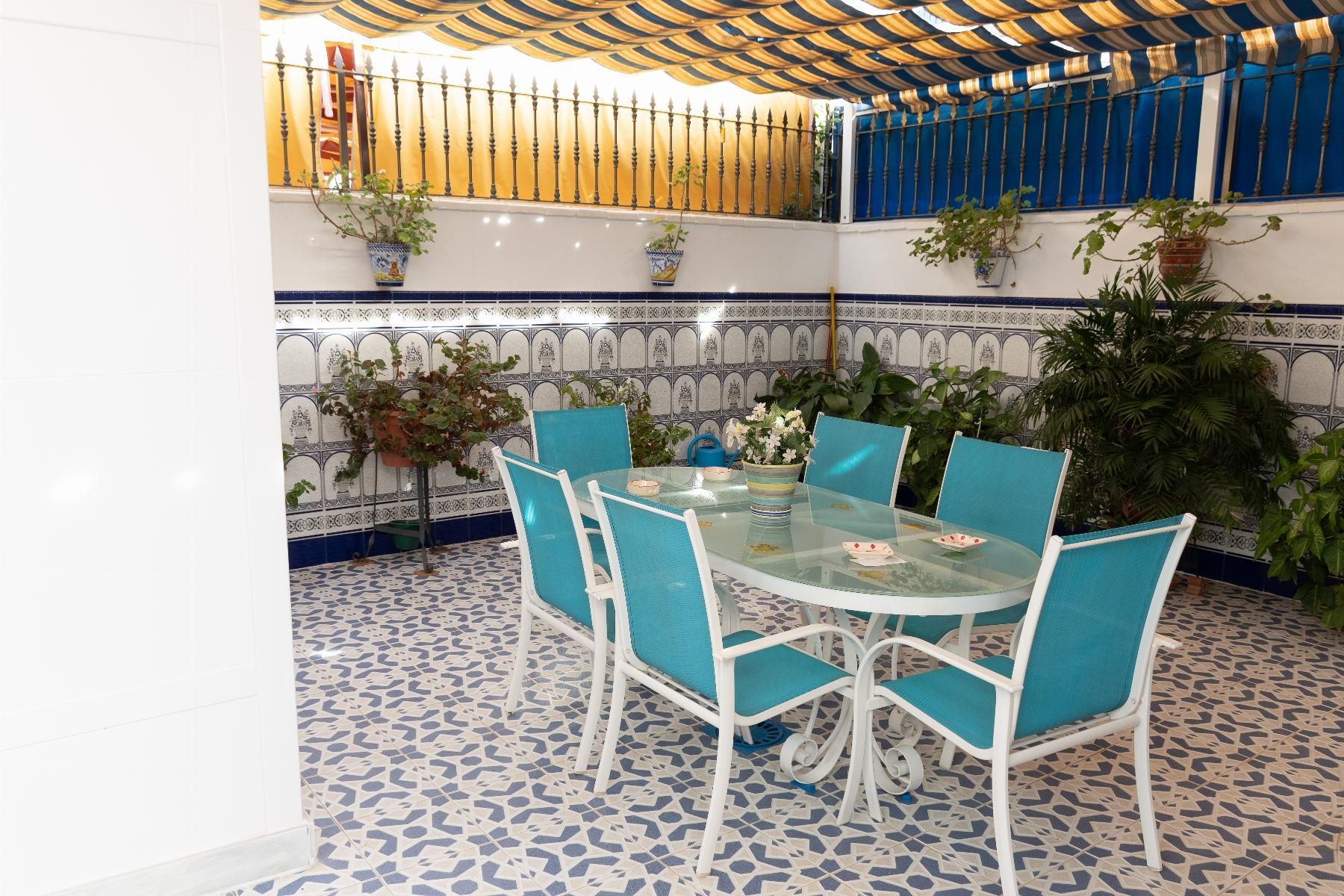 Terrace of House or chalet for sale in Dos Hermanas  with Storage room