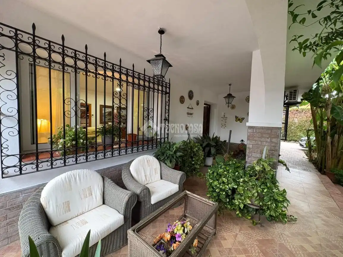 Terrassa de Casa o xalet en venda en Espartinas Pueblo