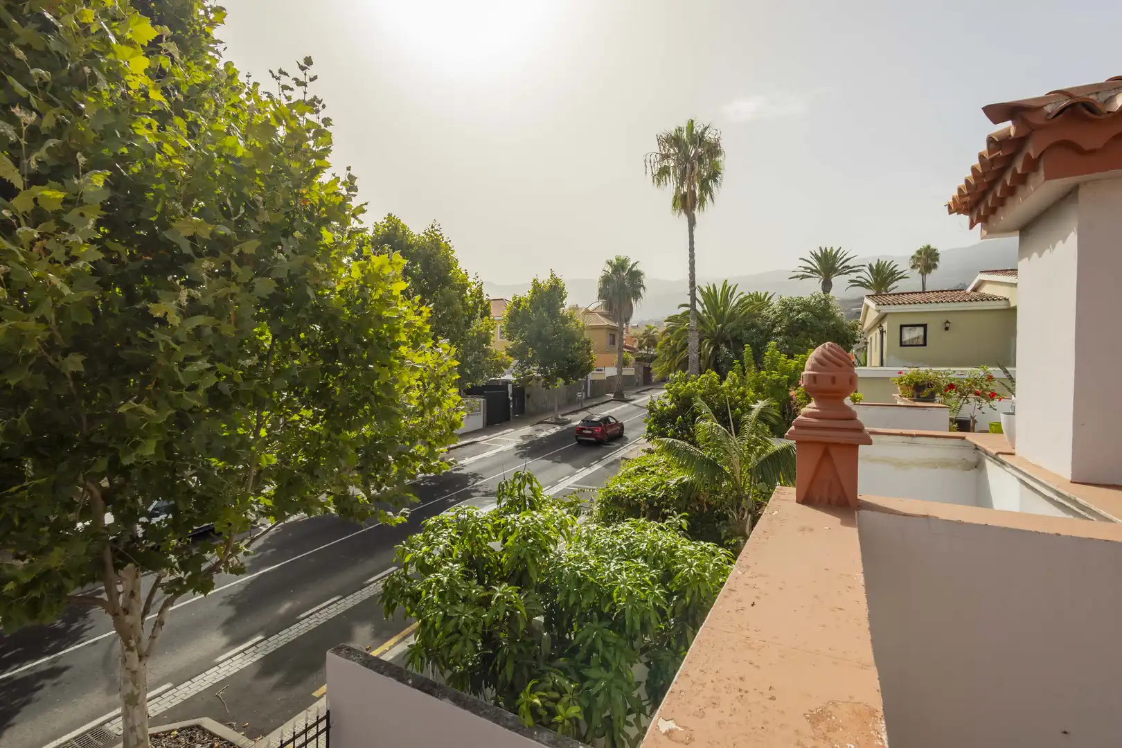 Außenansicht von Einfamilien-Reihenhaus zum Verkauf in Los Realejos mit Privatgarten, Terrasse und Abstellraum