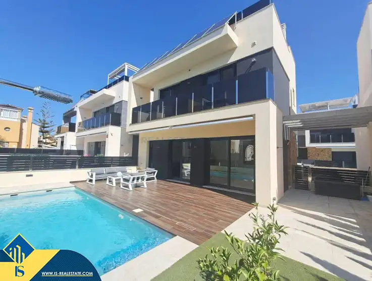 Villa mit Pool zum Verkauf in Orihuela Costa