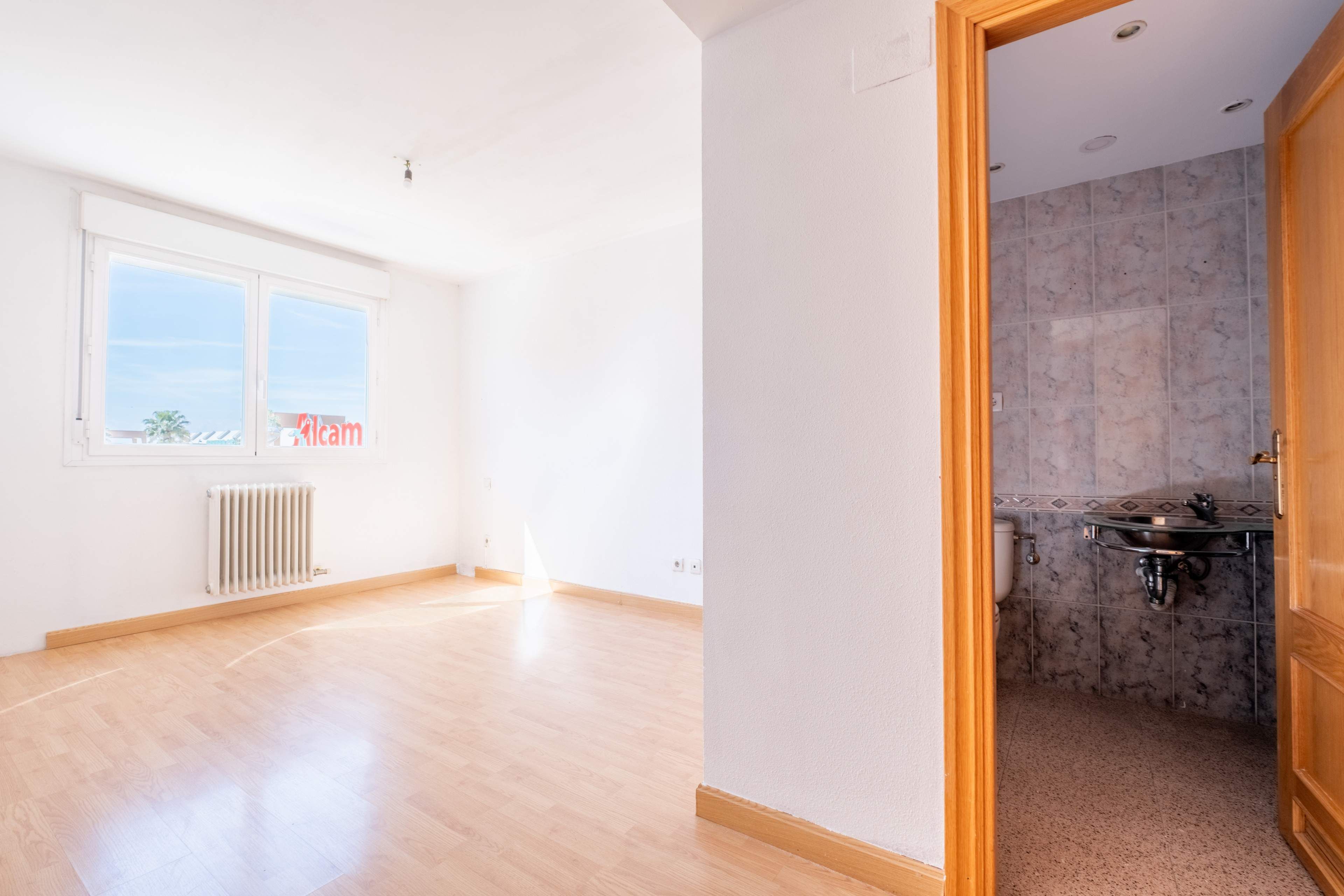 Wohnung zum verkauf in  Zaragoza Capital mit Heizung, Parkett und Terrasse