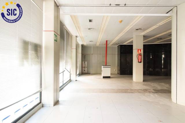 Local comercial en Venta en Paseo MORELLA, 23 en Estación - Universidad