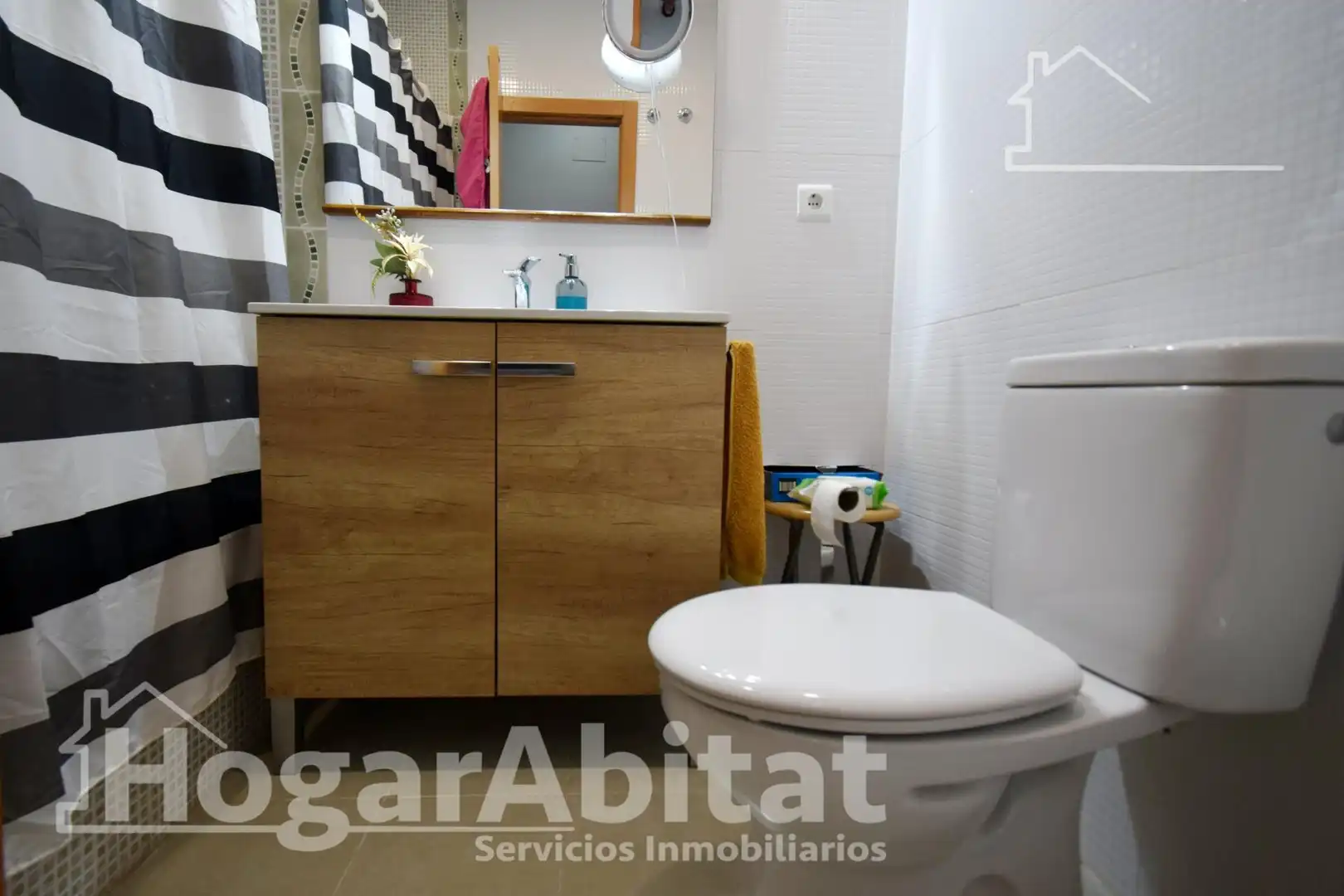 Bathroom of Flat for sale in Vilamarxant  with Air Conditioner, Terrace and Storage room