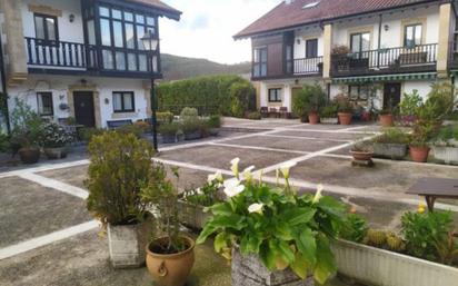 Jardí de Casa o xalet en venda en Castro-Urdiales amb Terrassa i Piscina