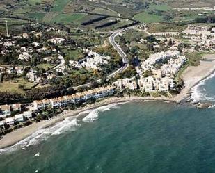 Vista exterior de Dúplex en venda en Estepona amb Aire condicionat, Terrassa i Moblat