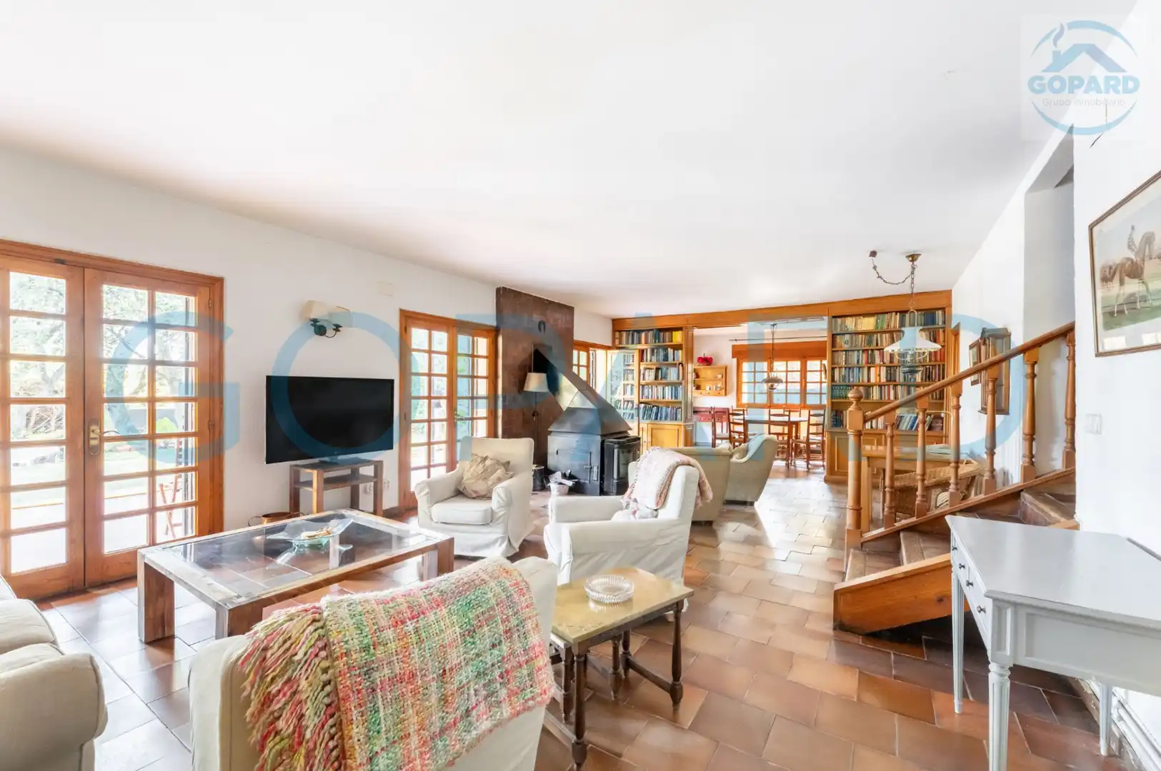 Sala d'estar de Casa o xalet en venda en Alpedrete amb Calefacció, Jardí privat i Parquet