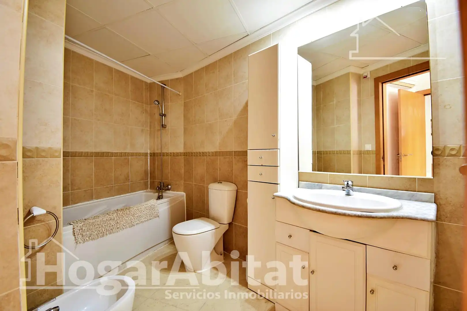Badezimmer von Wohnungen zum Verkauf in Dénia mit Klimaanlage, Heizung und Terrasse